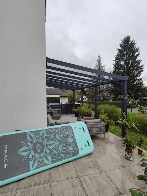 Schoene Wohnung Mit Terrasse Und Parkplatz 沃尔特湖畔韦尔登 外观 照片